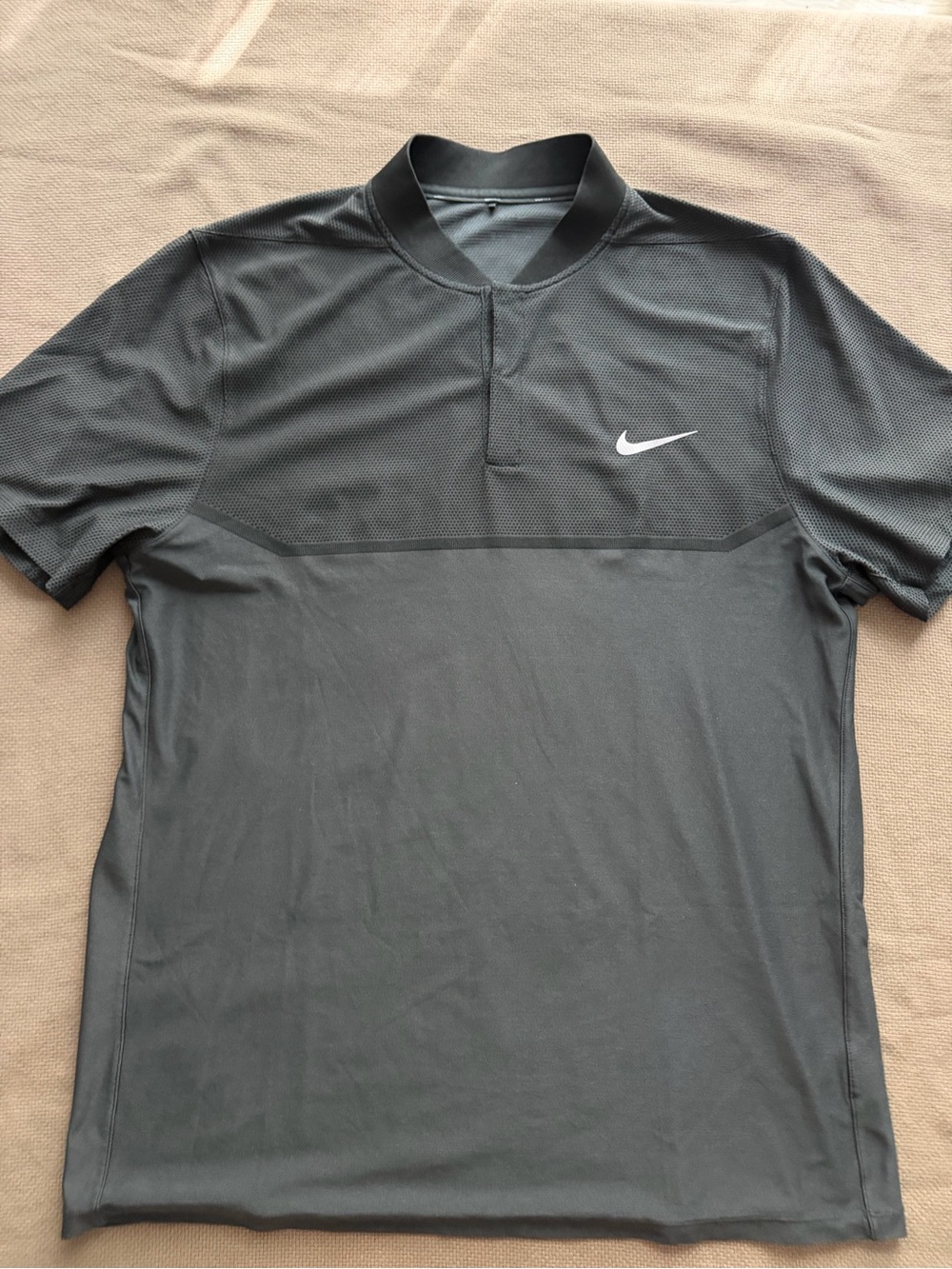 Nike Men's Golf Charcoal Grey Short-Sleeve Athletic Polo